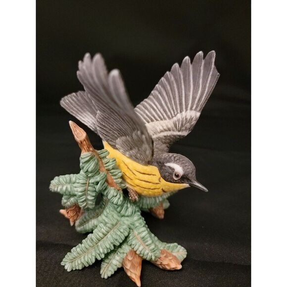 Lenox MAGNOLIA WARBLER Porcelain Bird Figurine 1999 - Picture 1 of 6